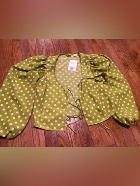 Levi's Olive Green Floral Puff Sleeve Crop Top